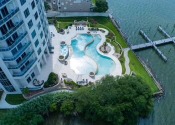 Colony Club At Drakes Landing