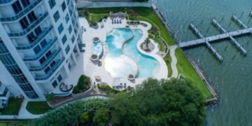 Colony Club At Drakes Landing