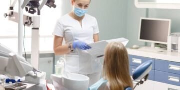 How Does A Retainer Work? A Simple, Clear Guide