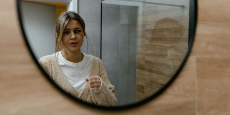 The Truth About Sarah Huckabee Sanders Eye Injury