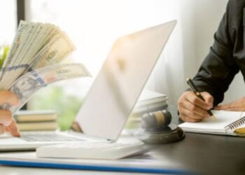 Top Attorneys That Make The Most Money In 2026