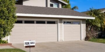 How Long Does a Foreclosure Stay on Your Credit