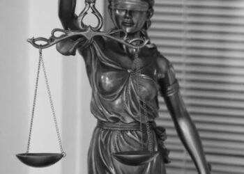 Commute Sentence Meaning, Types, Examples & Importance