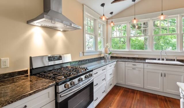 Kitchen Renovation Design and Layout Considerations in Lake Bluff