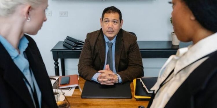 Big Law Salary Pay, Growth & Is It Worth It