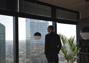 Big Law Salary Scale Pay, Growth & Career Reality Guide