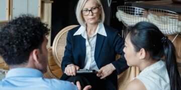 Can Mediation Replace Lawyers? What Toronto Couples Need to Know