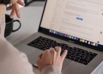 Daniel WaxmanIdentity, Background & Search Intent GuideSEO