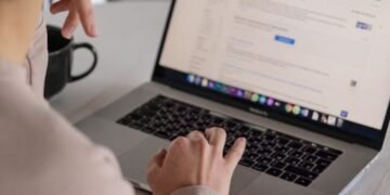 Daniel WaxmanIdentity, Background & Search Intent GuideSEO