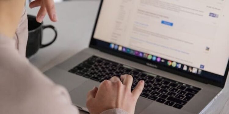 Daniel WaxmanIdentity, Background & Search Intent GuideSEO