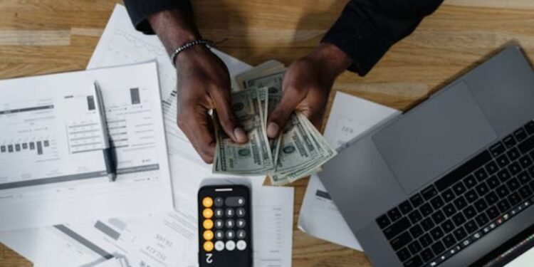 How Much Do Lawyers Make an Hour