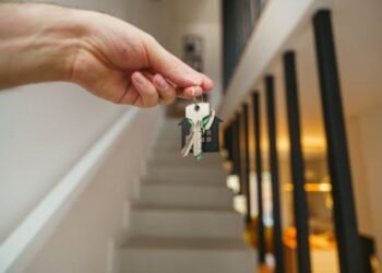 How to Put a Lien on a Property