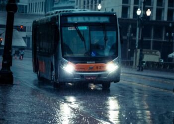 Phoenix Bus Accident Lawyer: Claims & Liability Tips