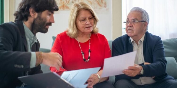 Settlor of Trust Explained: Everything You Need to Know