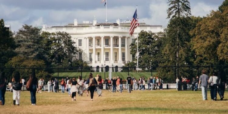 White House Flag Pole Law Regulations