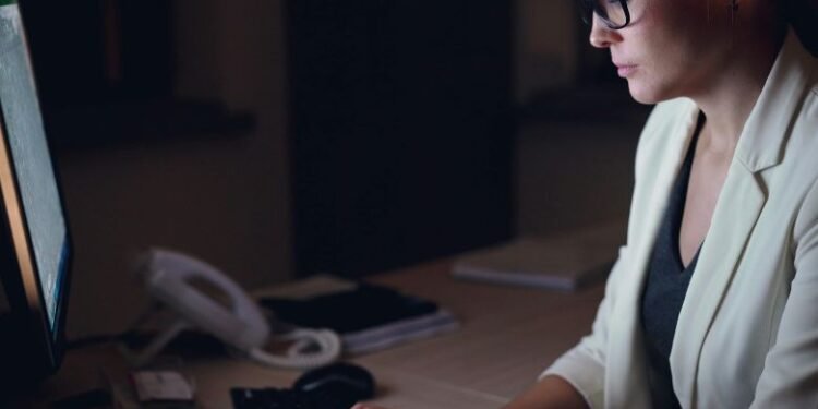 New York Overtime Laws: Key Facts for Workers & Employers