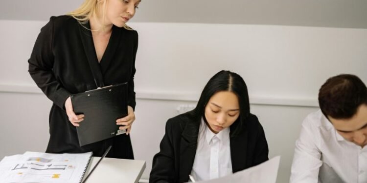 What Skills Are Required to be a Lawyer Explained