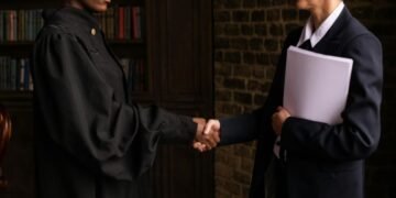 Why Do Barristers Wear Wigs? Full Explanation