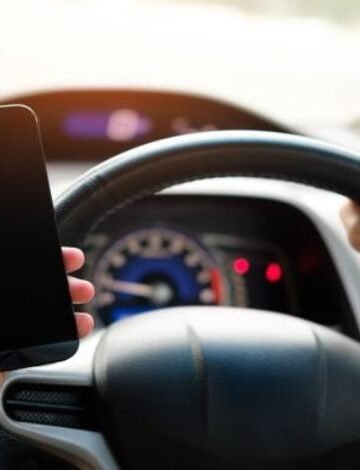 California Distracted Driving Ban Rules, Penalties & Guide